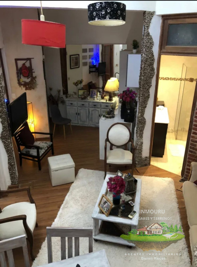 Casa ID.2575 - Se alquila casa junto a local comercial en la parte delantera en zona Pocitos