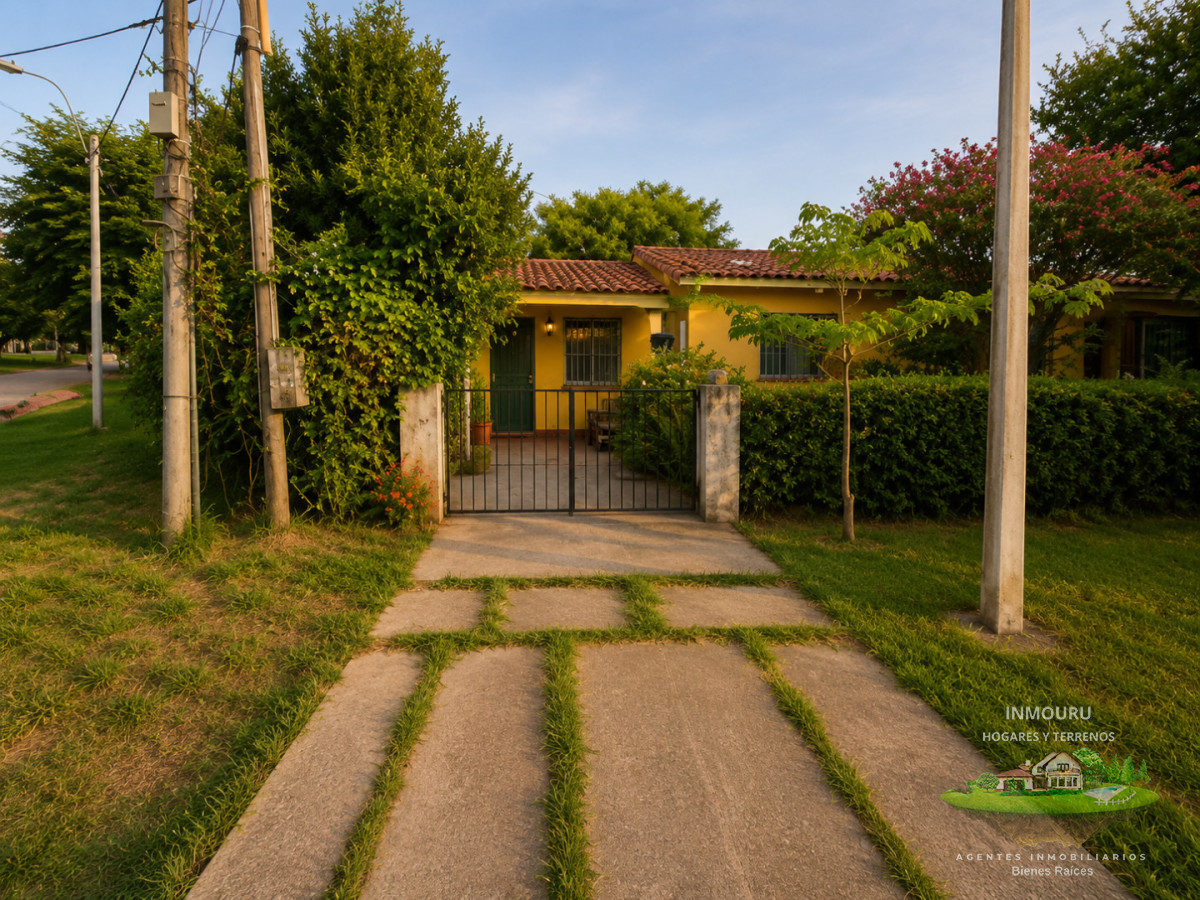Casa ID.2921 - Se Vende Hermosa Casa en Barros Blancos