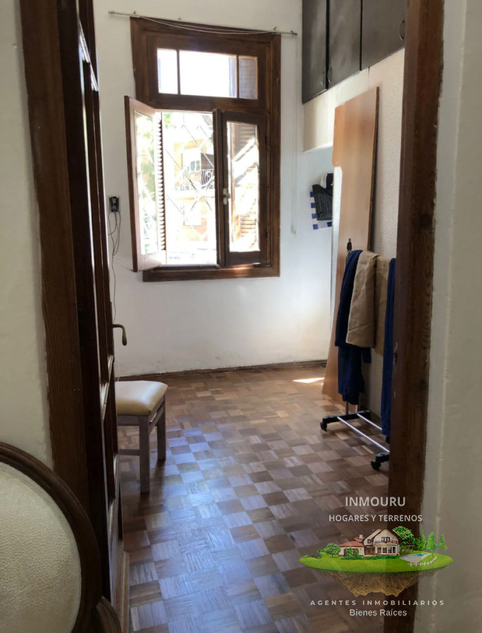 Casa ID.2575 - Se alquila casa junto a local comercial en la parte delantera en zona Pocitos