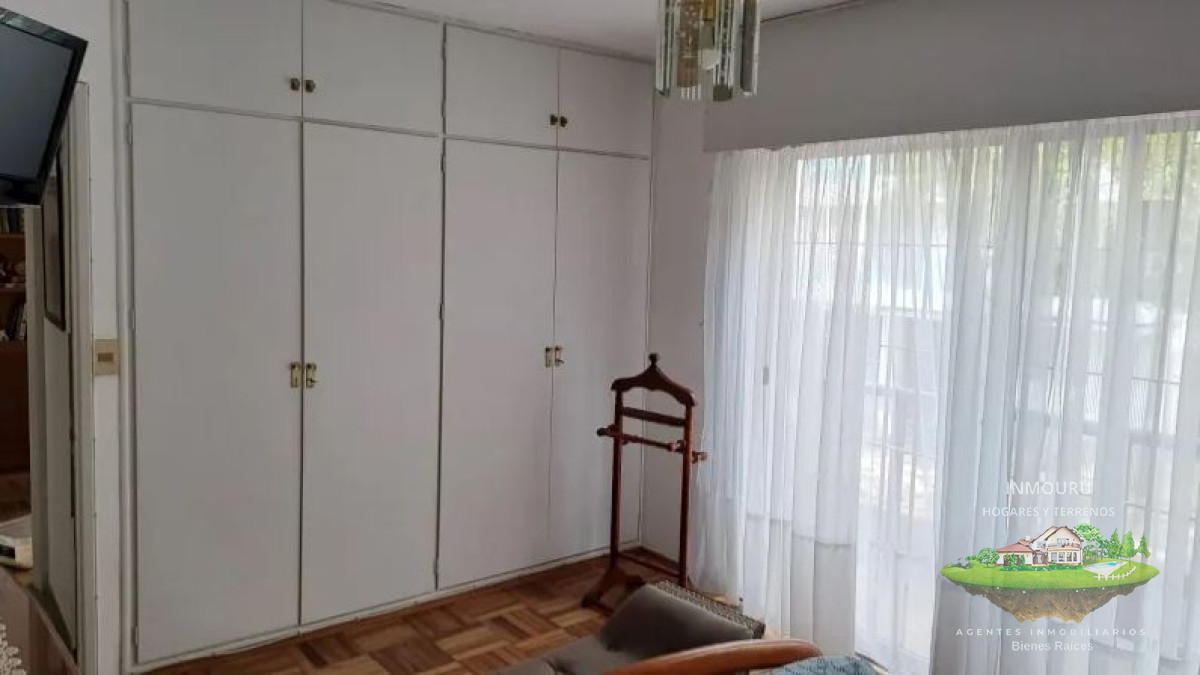 Casa ID.1124 - Se vende amplia casa en Cordón
