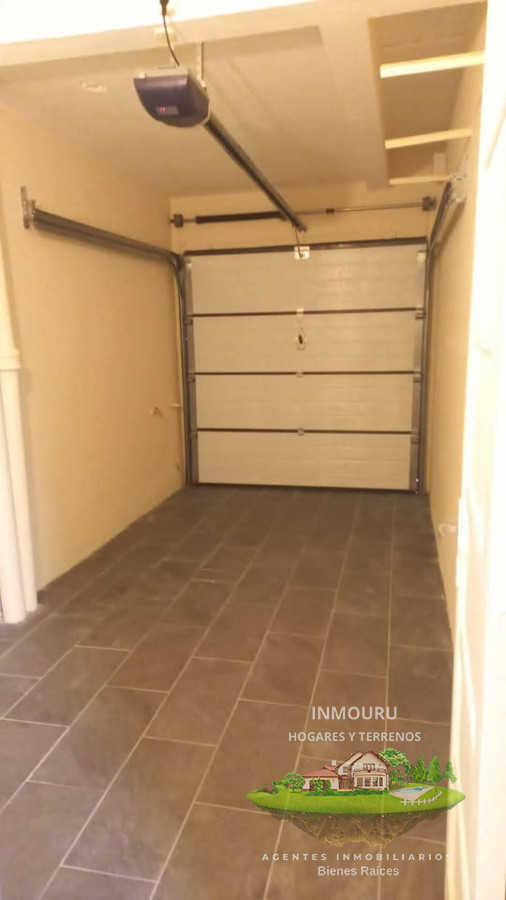 Casa ID.945 - Se vende casa al frente de 2 plantas con 2 dormitorios y garaje. 