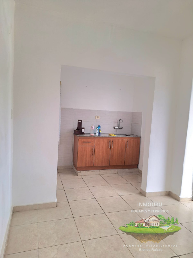 Casa ID.721 - Se vende local comercial y vivienda con garaje y 3 dormitorios, zona Mercado Modelo
