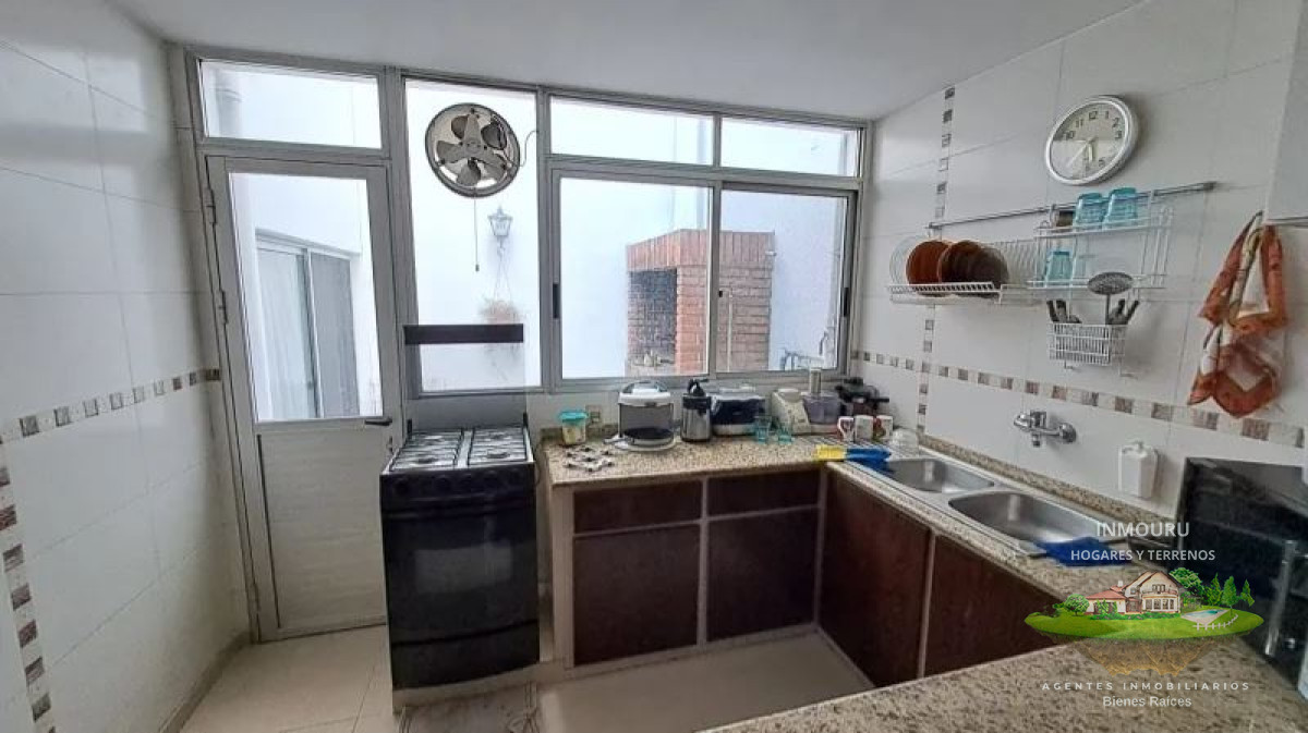 Casa ID.1124 - Se vende amplia casa en Cordón