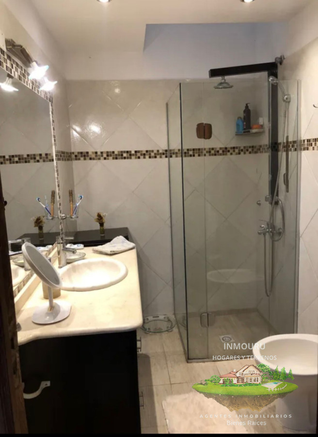 Casa ID.2575 - Se alquila casa junto a local comercial en la parte delantera en zona Pocitos