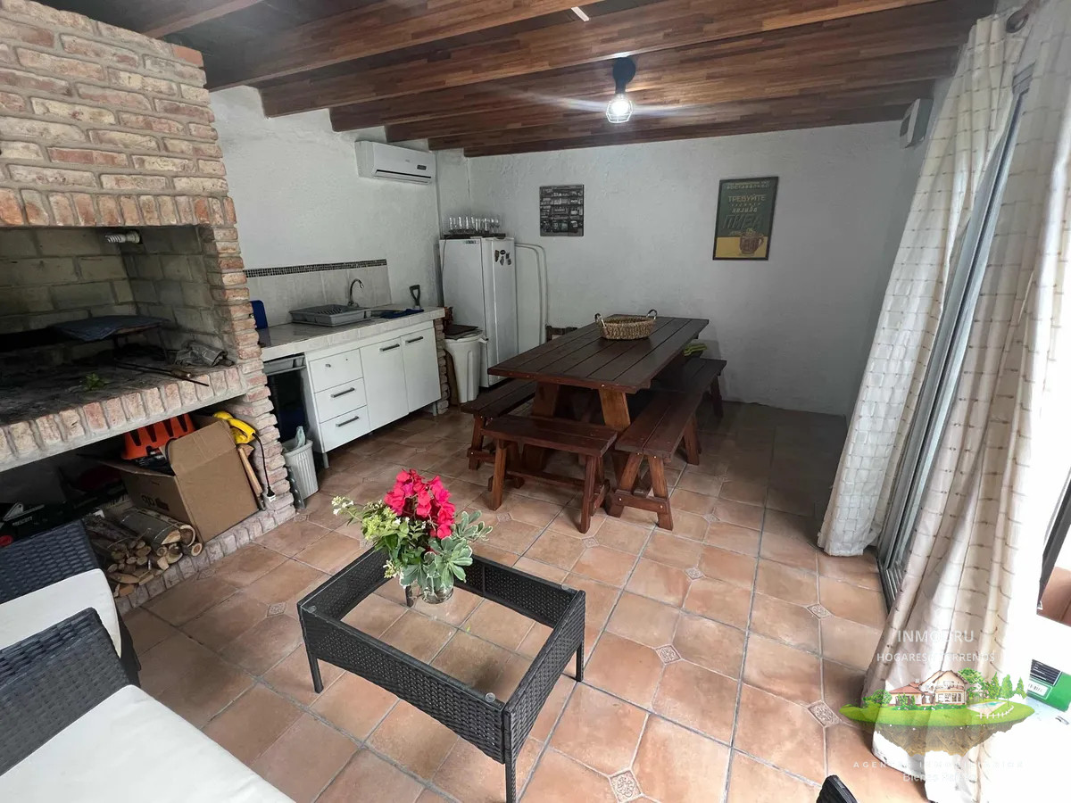 Casa ID.1218 - VENTA de casa de 3 dormitorios en COSTA AZUL
