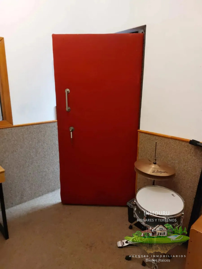 Casa ID.1621 - Vendo Casa con Renta en Tres cruces 