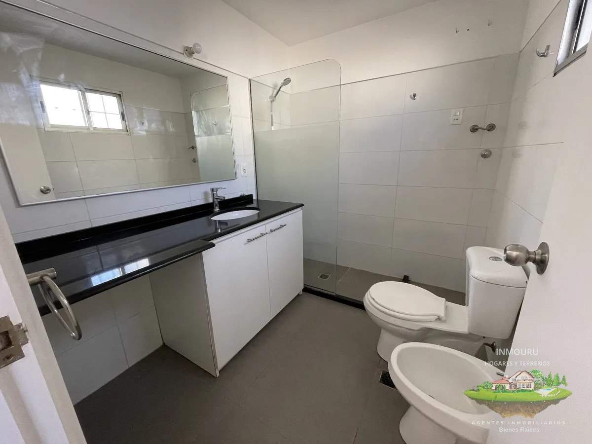 Casa ID.1230 - VENTA de casa en PEREZ CASTELLANO