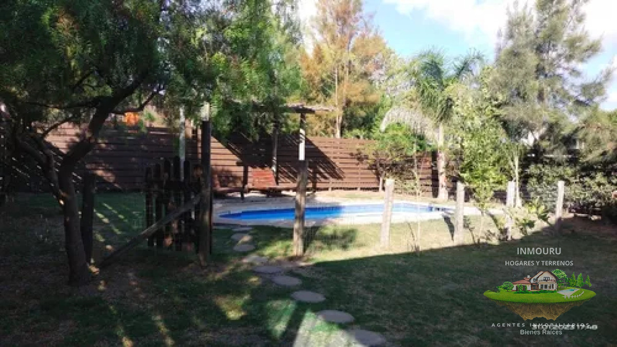 Casa ID.492 - En venta casa de piedras con pisina En Playa Grande, Piriápolis 