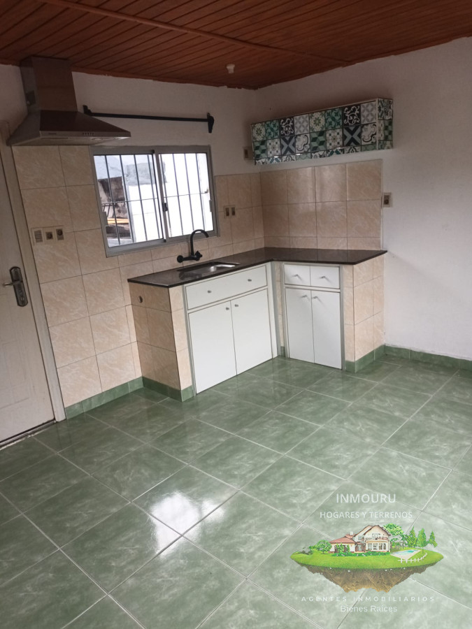 Casa ID.1278 - Se alquila casa en barrio Las acacias
