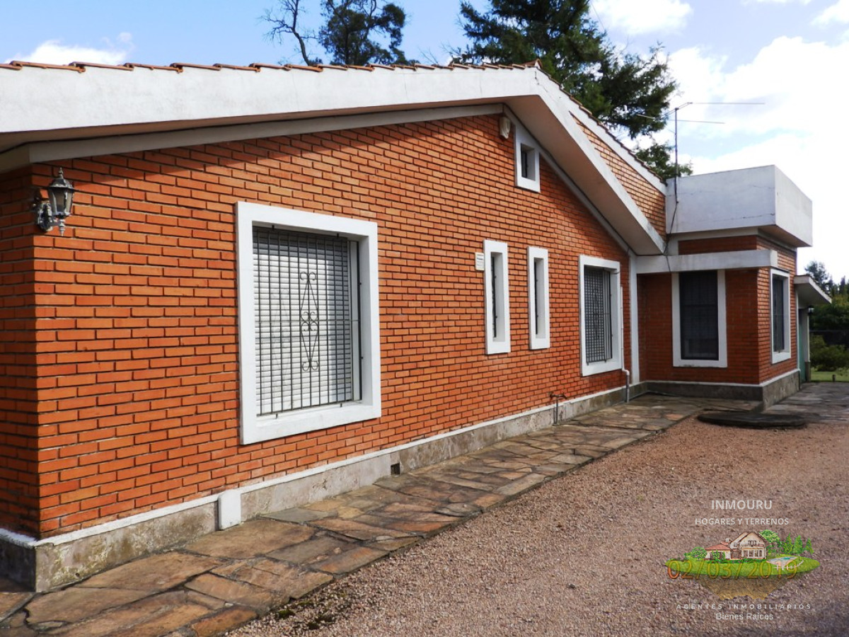 Casa ID.2042 - Venta de Amplia Casa en Progreso