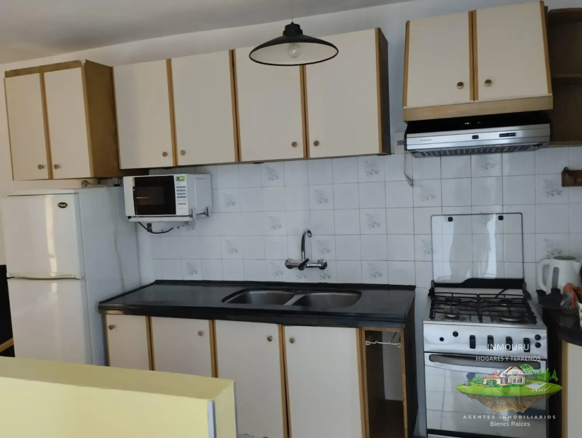 Casa ID.2689 - Alquiler de Casa en Barrio Jardines del Hipódromo 2 Dormitorios