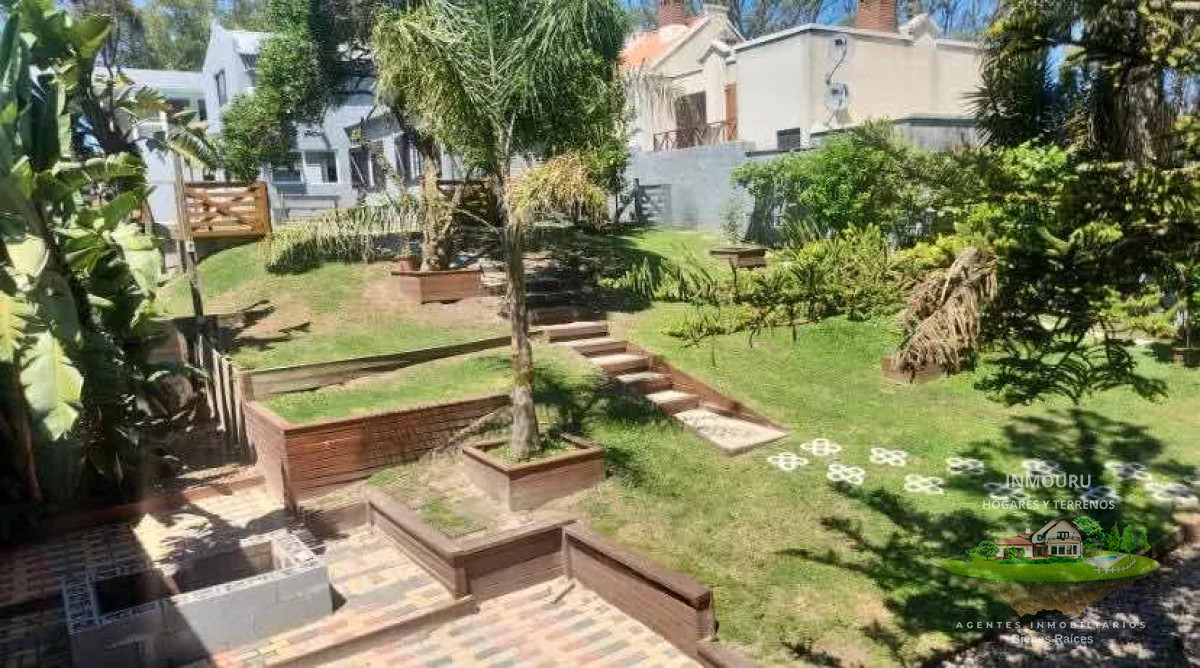 Casa ID.319 - VENTA DE PROPIEDAD 2 CASAS EN 1 CON PISCINA Y VISTA AL MAR ,EN ATLANTIDA SUR - RAMBLA , UBICADA A 50m DE LA PLAYA  