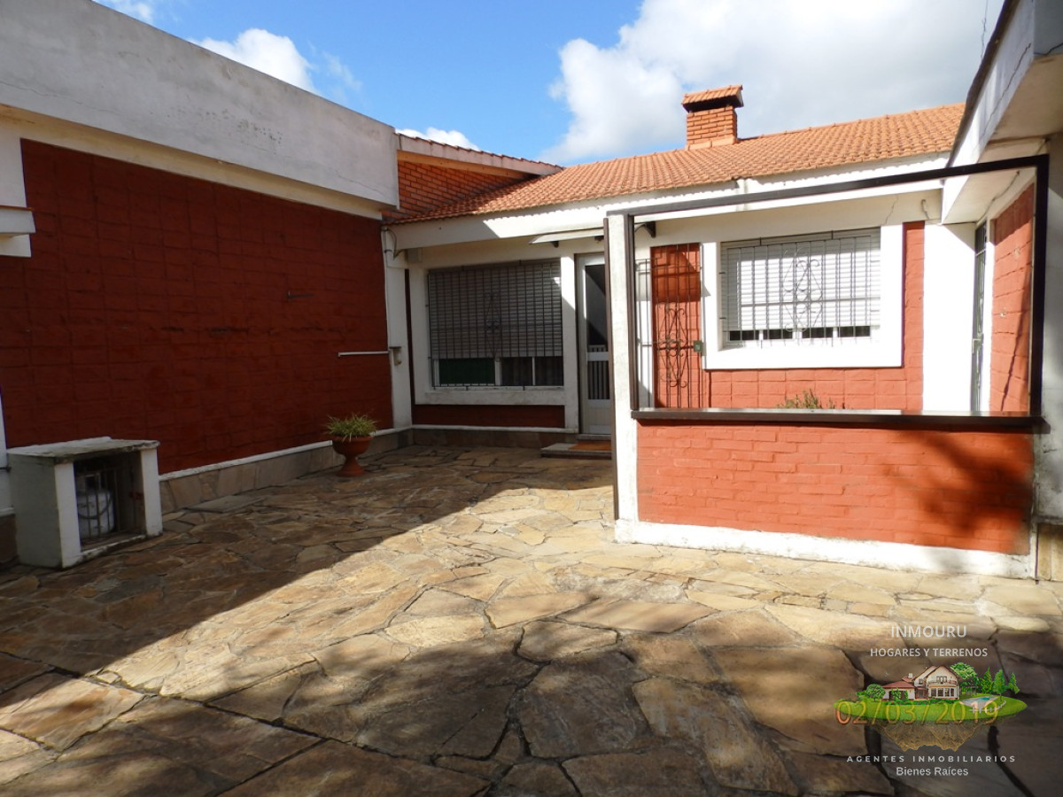 Casa ID.2042 - Venta de Amplia Casa en Progreso