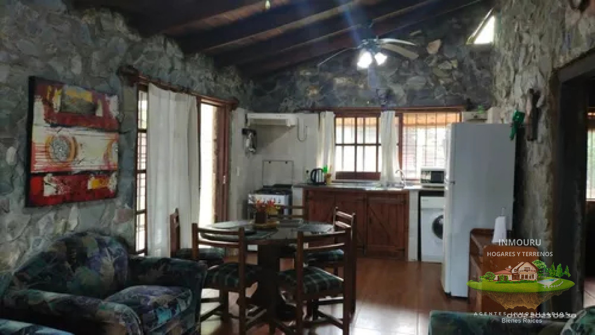 Casa ID.492 - En venta casa de piedras con pisina En Playa Grande, Piriápolis 