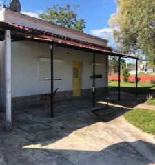 Se vende amplia casa en Piedras Blancas