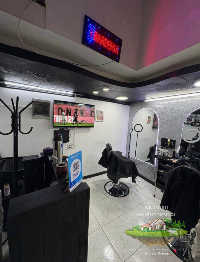 Local Comercial ID.2365 - ALQUILER LLAVE COMERCIAL LOCAL EN GALERIA 18 DE JULIO