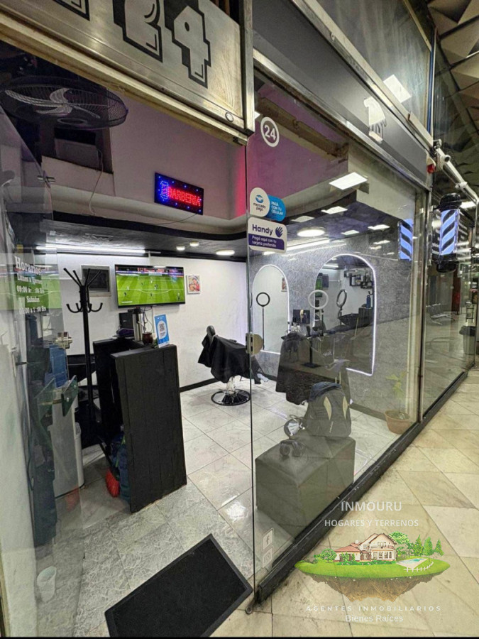 Local Comercial ID.2365 - ALQUILER LLAVE COMERCIAL LOCAL EN GALERIA 18 DE JULIO