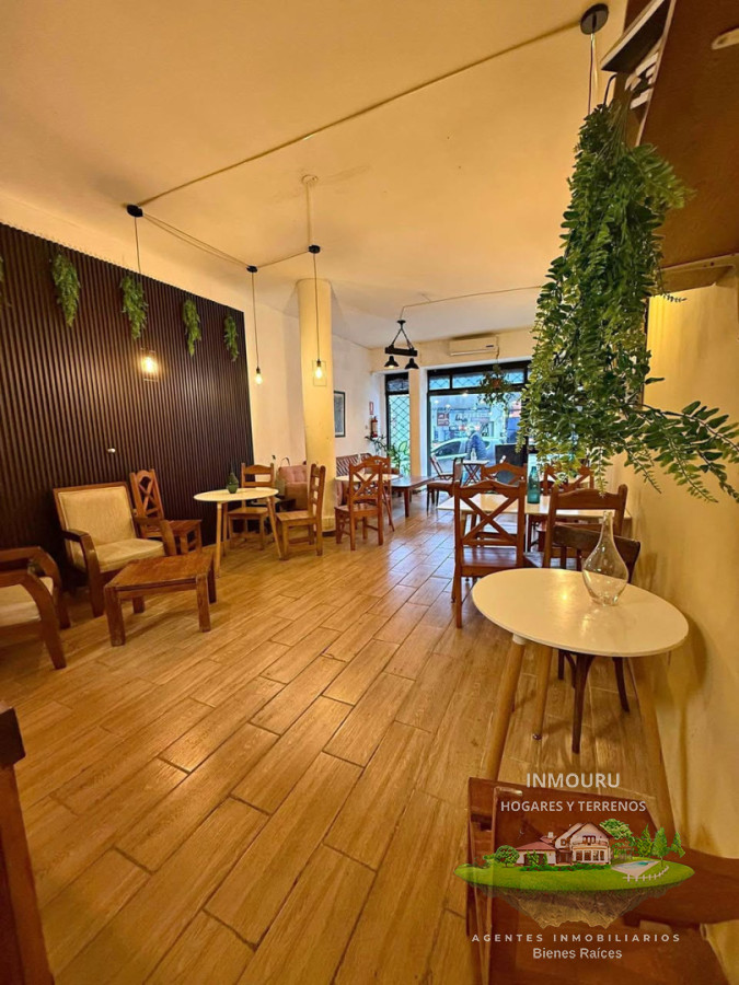 Local Comercial ID.2133 - Vendo  llave de  cafetería en excelente ubicada en el Centro de Montevideo