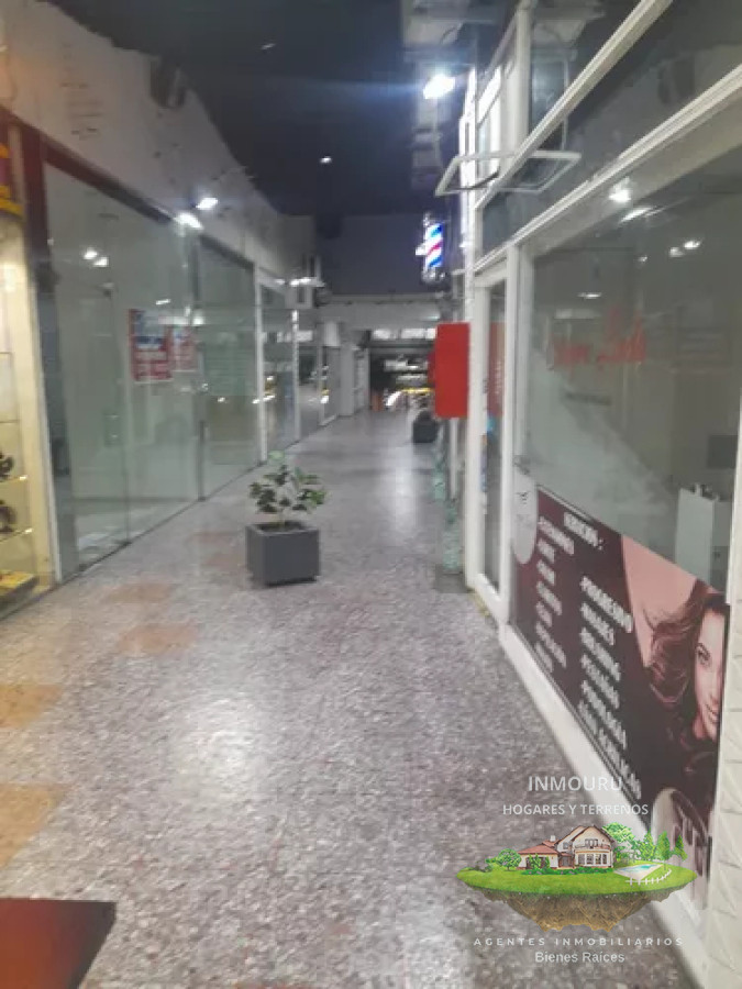 Local Comercial ID.684 - Alquiler venta local en Galeria en zona Centro 