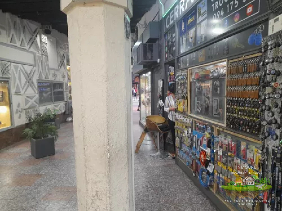 Local Comercial ID.684 - Alquiler venta local en Galeria en zona Centro 
