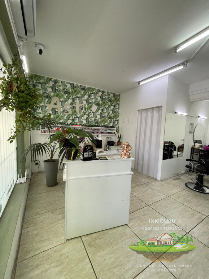 Local Comercial ID.725 - Vendo llave de hermosa estetica a solo 1 cuadra de Bulevard Aetigas 