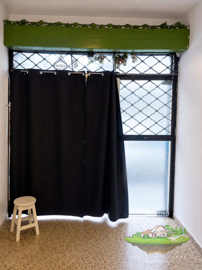 Local Comercial ID.2904 - Local en Venta proximo a 18 de Julio, acepta Permuta