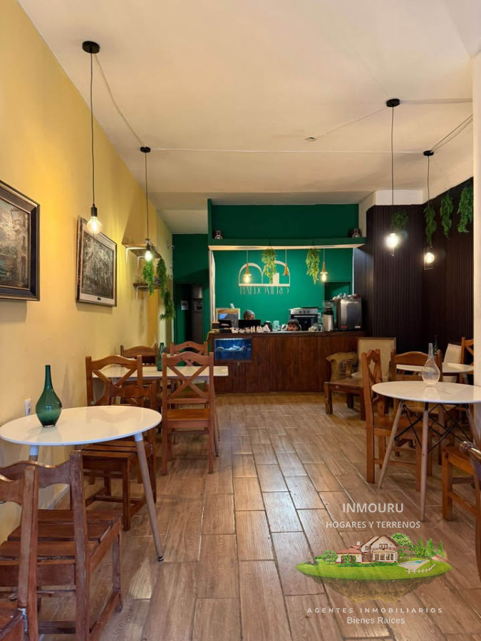 Local Comercial ID.2133 - Vendo  llave de  cafetería en excelente ubicada en el Centro de Montevideo
