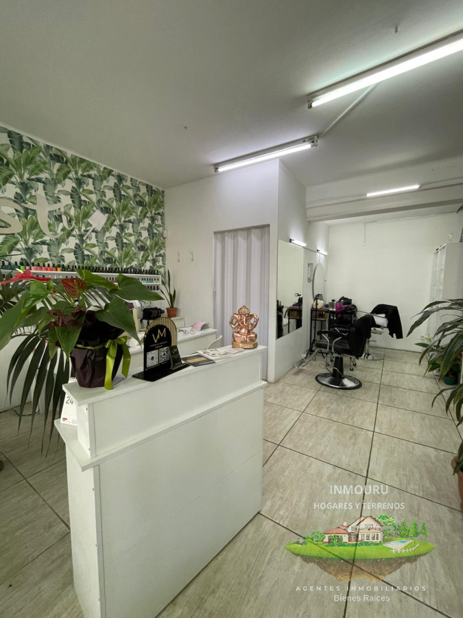Local Comercial ID.725 - Vendo llave de hermosa estetica a solo 1 cuadra de Bulevard Aetigas 