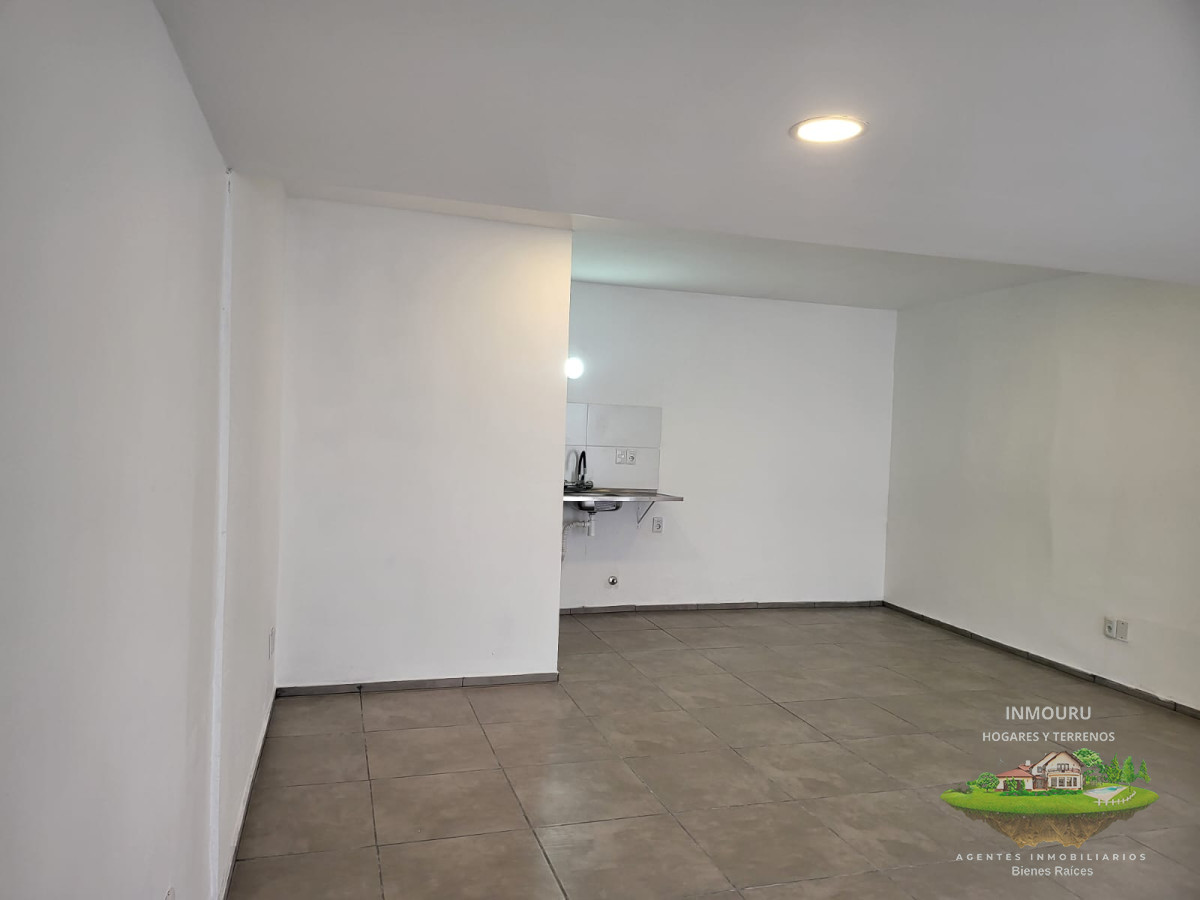 Local Comercial ID.1506 - Se alquila local al fondo en la rambla 