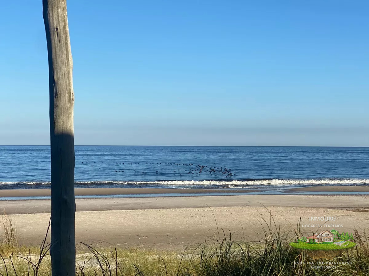 Terreno ID.449 - Venta de terreno frente al mar, a 45 min de Mdeo y 30 min de Punta del este