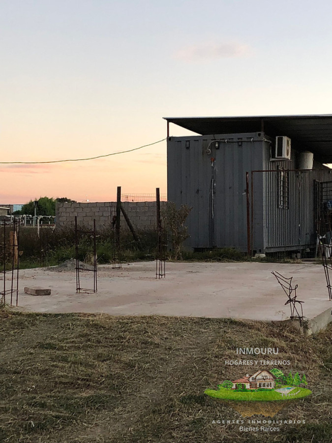 Terreno ID.2626 - SE VENDE HERMOSO TERRENO CON MEJORAS EN ZONA CANELONES LAS PIEDRAS