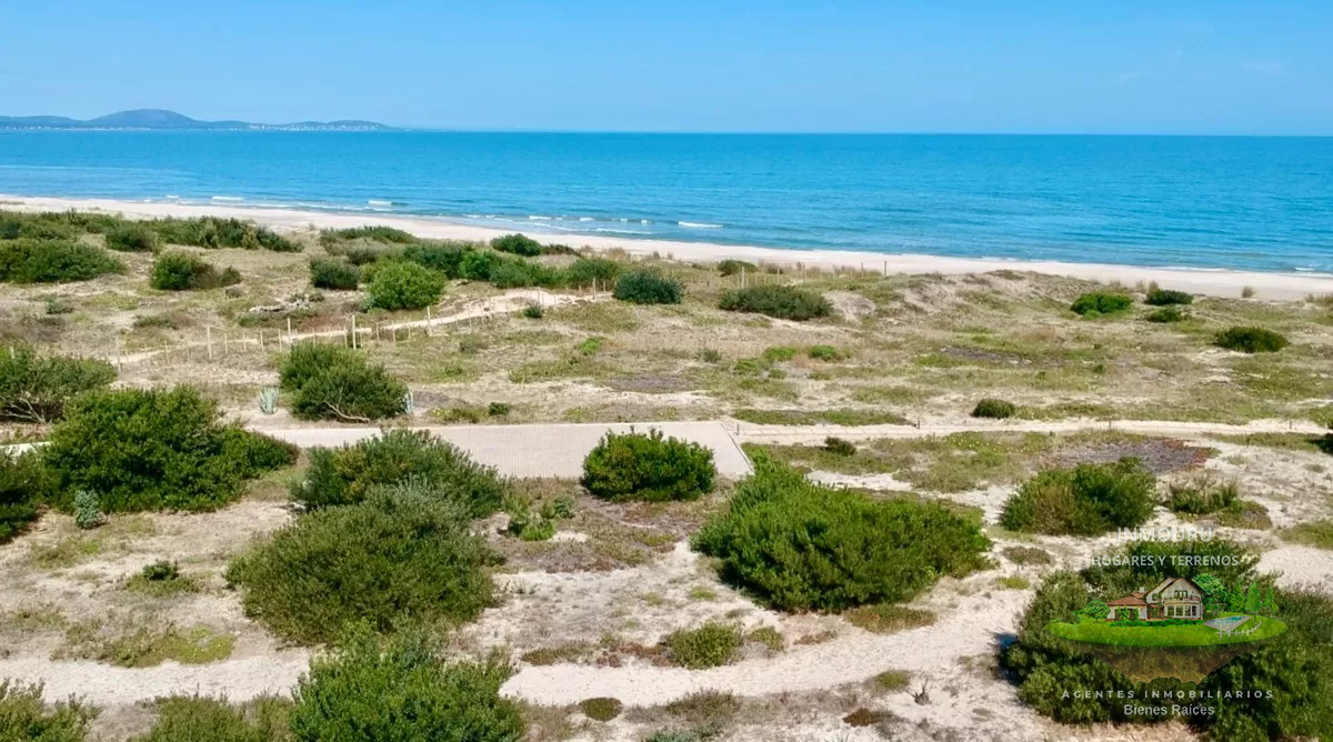 Terreno ID.449 - Venta de terreno frente al mar, a 45 min de Mdeo y 30 min de Punta del este