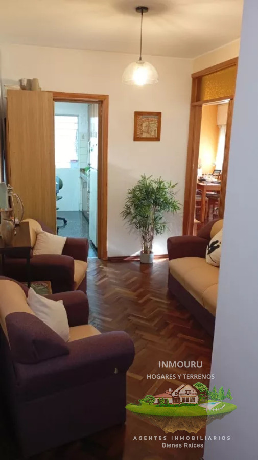 Apartamento ID.745 - Se alquila apto tipo casa en altos, 2 dormitorios, garaje, Brazo Oriental