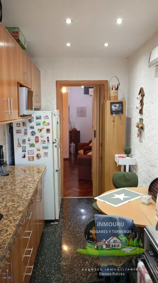 Apartamento ID.745 - Se alquila apto tipo casa en altos, 2 dormitorios, garaje, Brazo Oriental