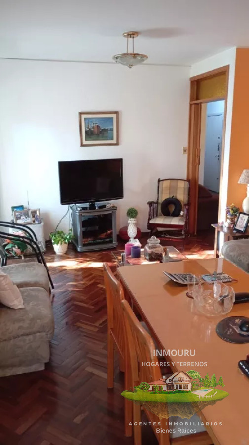 Apartamento ID.745 - Se alquila apto tipo casa en altos, 2 dormitorios, garaje, Brazo Oriental