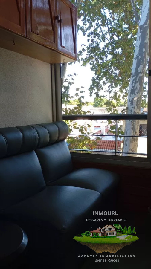 Apartamento ID.745 - Se alquila apto tipo casa en altos, 2 dormitorios, garaje, Brazo Oriental