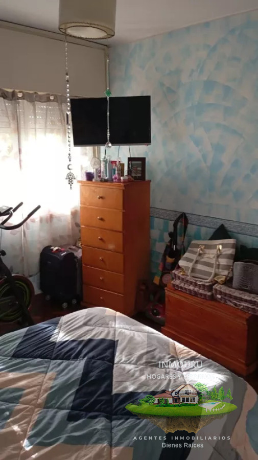 Apartamento ID.745 - Se alquila apto tipo casa en altos, 2 dormitorios, garaje, Brazo Oriental