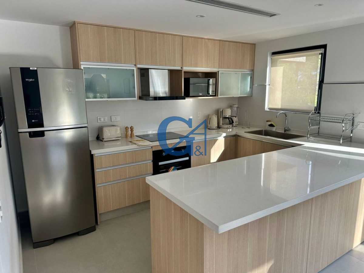 Apartamento ID.15718 - Tu Refugio Perfecto en La Barra: Un Apartamento para Disfrutar Todo el Año