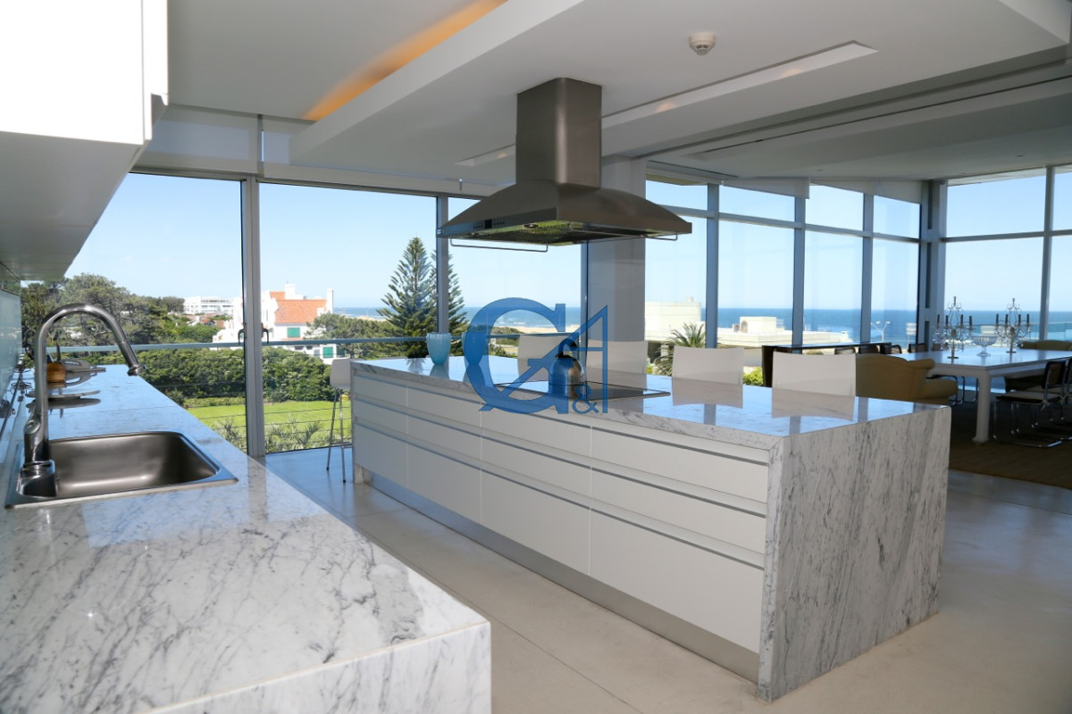 Apartamento ID.1565 - Playa Brava. Elegancia y Confort a Pasos del Mar