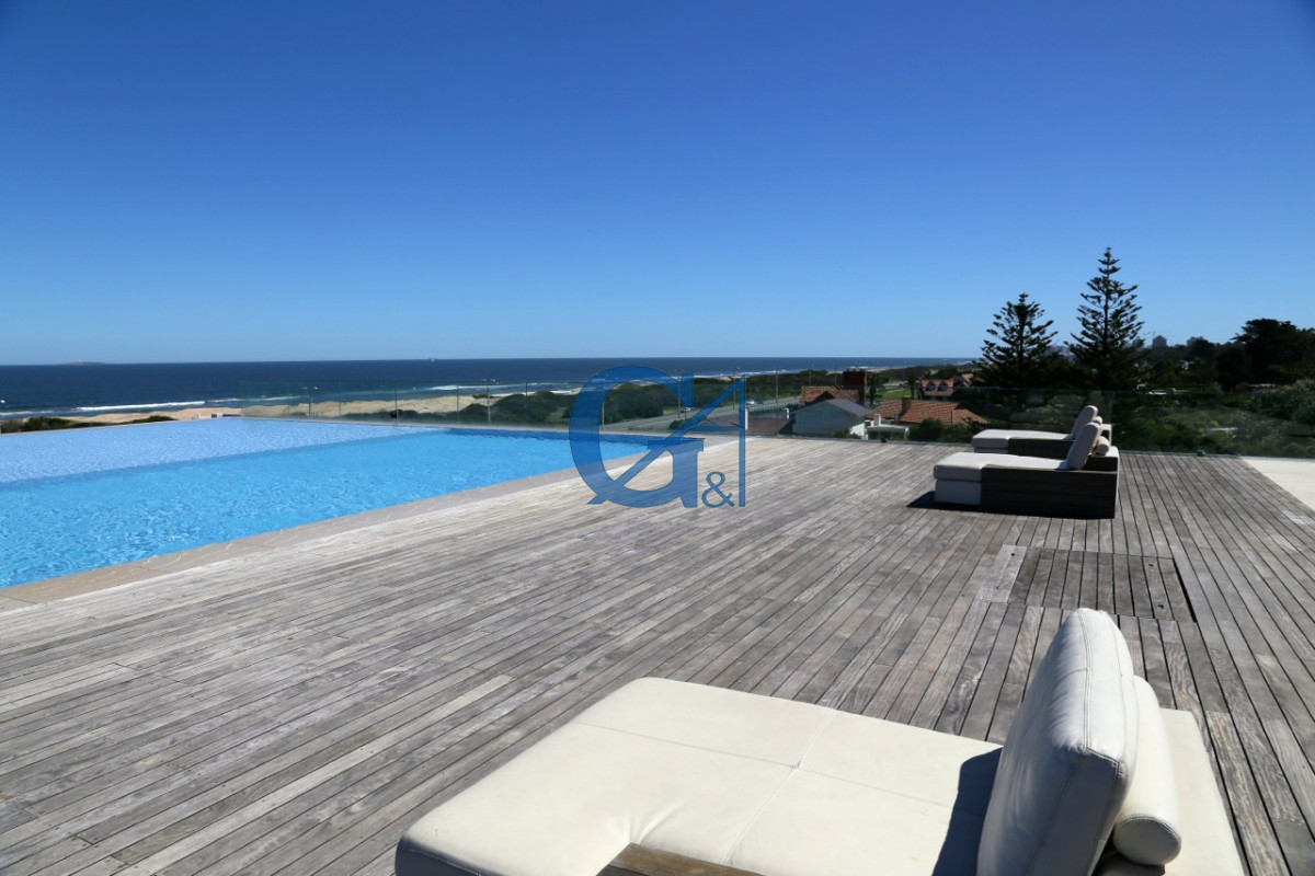 Apartamento ID.1565 - Playa Brava. Elegancia y Confort a Pasos del Mar