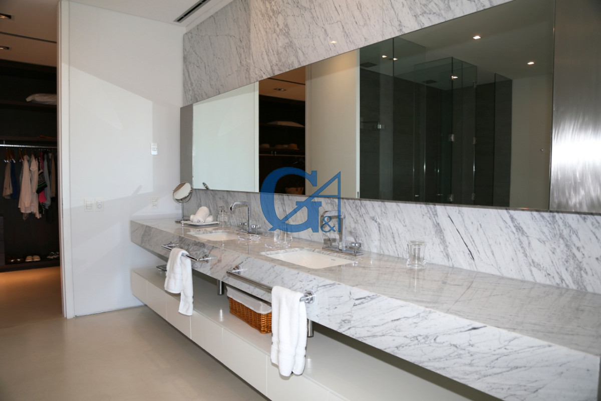 Apartamento ID.1565 - Playa Brava. Elegancia y Confort a Pasos del Mar