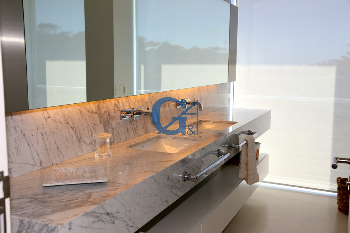 Apartamento ID.1565 - Playa Brava. Elegancia y Confort a Pasos del Mar