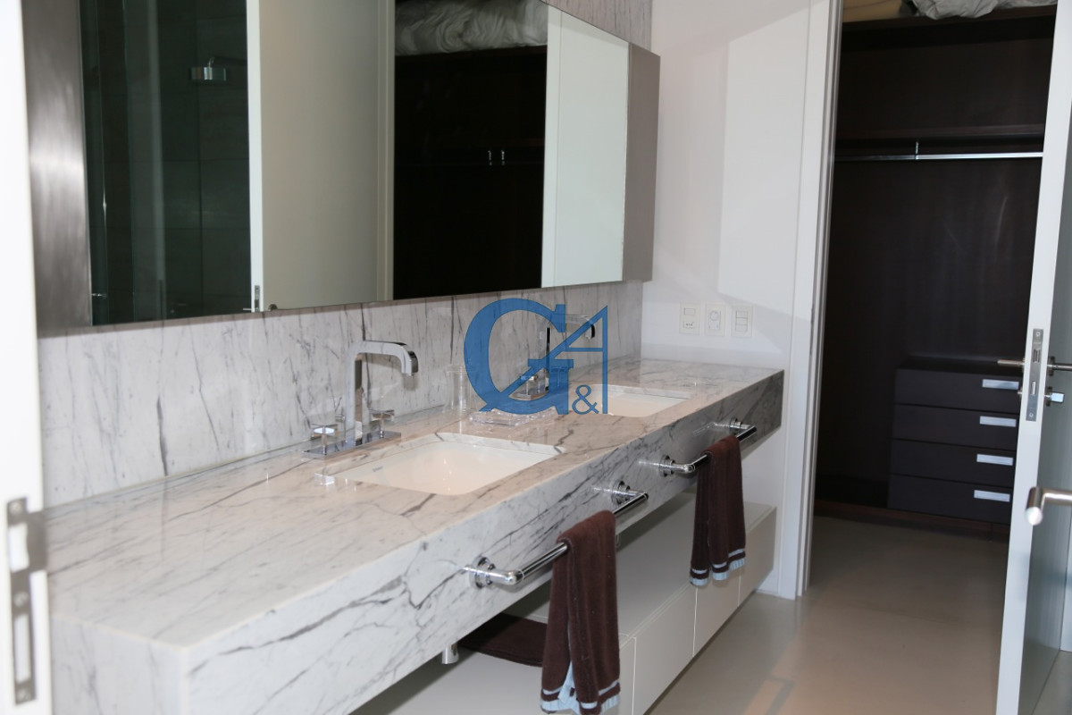 Apartamento ID.1565 - Playa Brava. Elegancia y Confort a Pasos del Mar