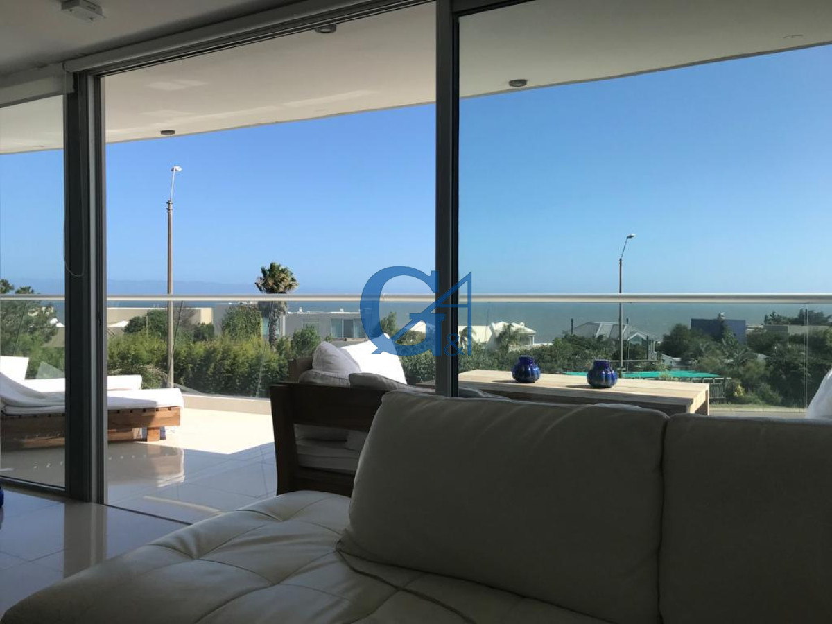 Apartamento ID.2036 - Edificio moderno con servicios y frente al mar
