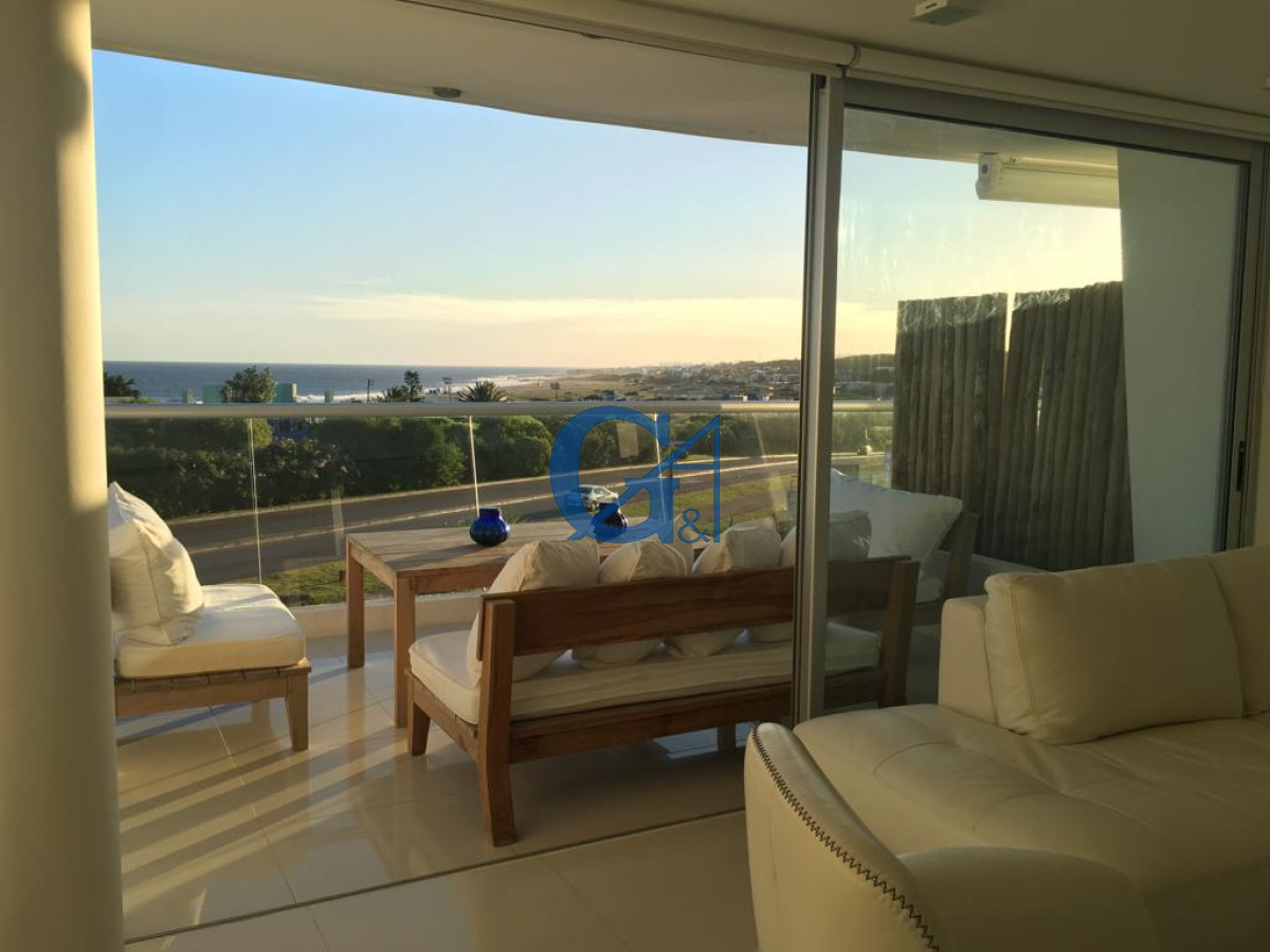 Apartamento ID.2036 - Edificio moderno con servicios y frente al mar