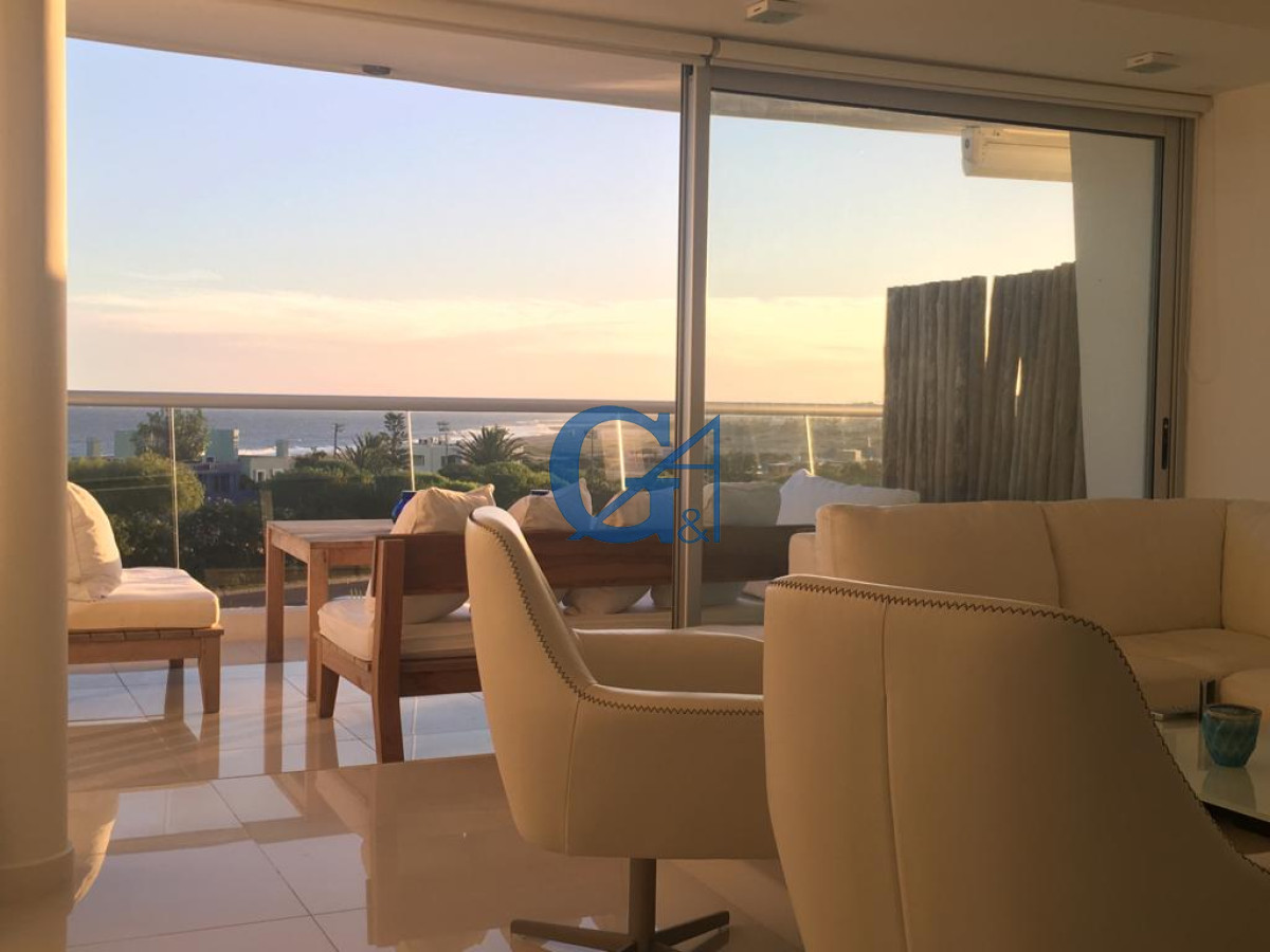 Apartamento ID.2036 - Edificio moderno con servicios y frente al mar