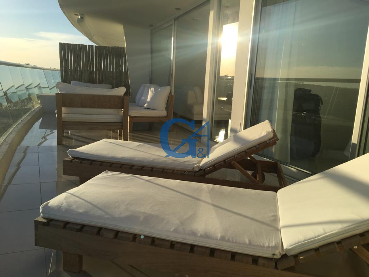 Apartamento ID.2036 - Edificio moderno con servicios y frente al mar