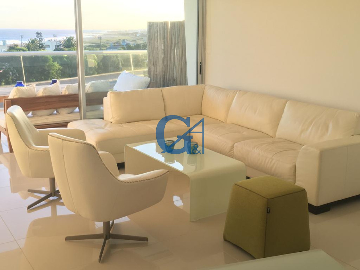 Apartamento ID.2036 - Edificio moderno con servicios y frente al mar