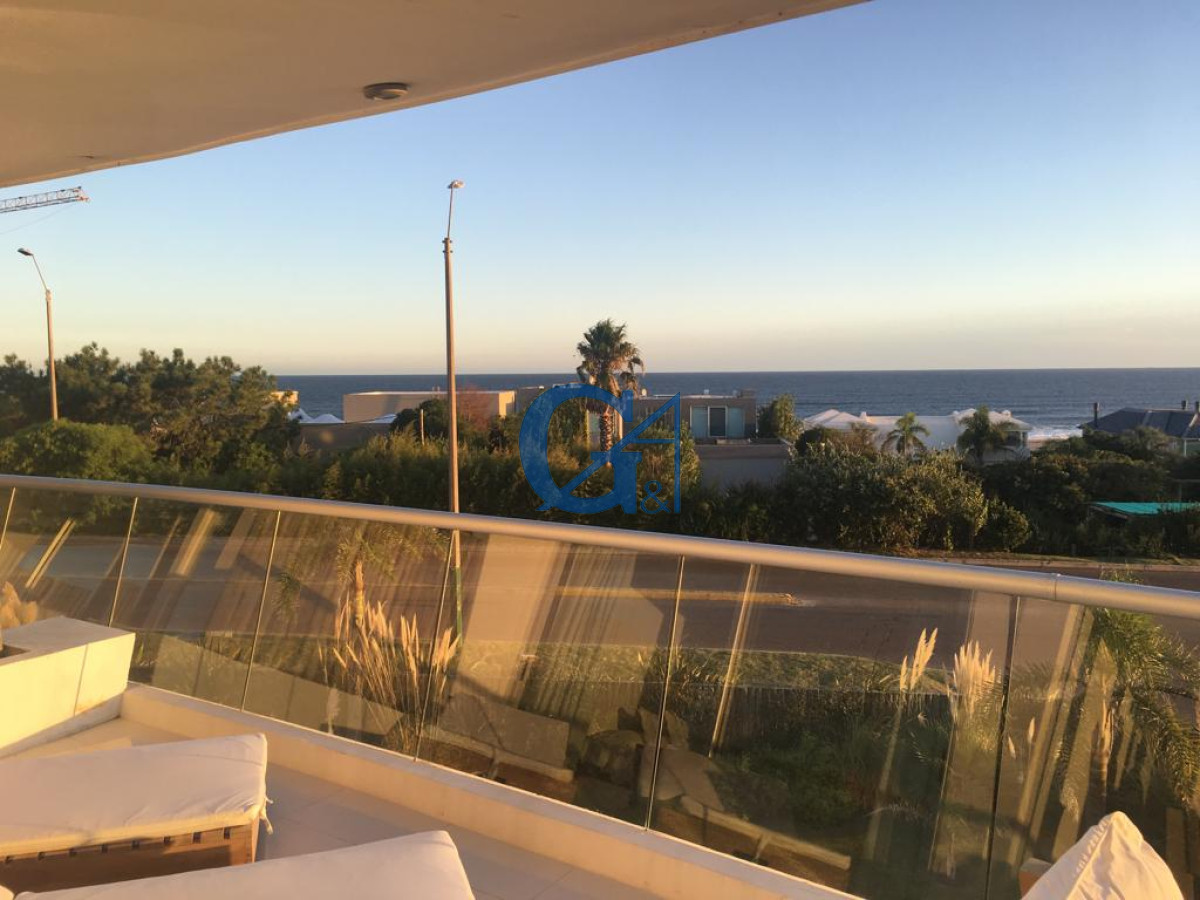 Apartamento ID.2036 - Edificio moderno con servicios y frente al mar