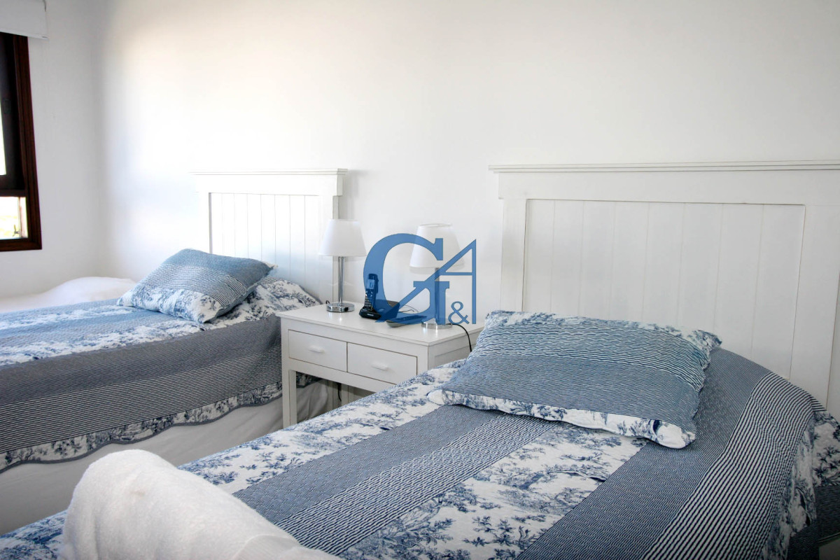 Apartamento ID.748 - Tu Refugio en La Barra: A Pasos del Mar